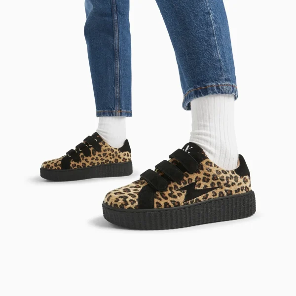 Vanessa Wu Baskets éclair Alia léopard beige et noir à scratchs< Baskets