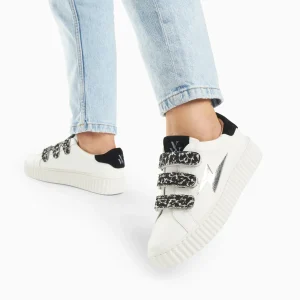Vanessa Wu Baskets éclair Lyanna blanc et argent à scratchs léopard noirs< Baskets