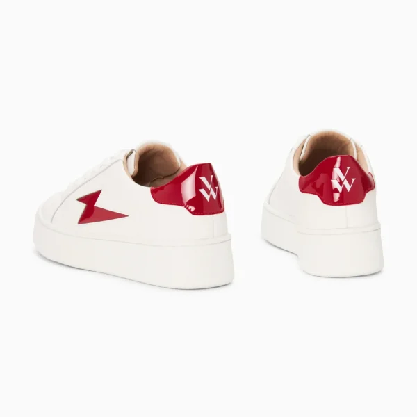 baskets_clair_tiff_blanc__3.webp Vanessa Wu Baskets éclair Tiff blanc et rouge verni à lacets< Baskets