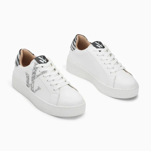 Vanessa Wu Baskets monogramme Lou blanc et argent à lacets< Baskets