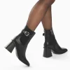 Vanessa Wu Bottines montantes Clémentine noires à talon trapèze< Bottines