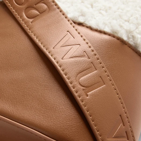 Vanessa Wu Sac seau Leslie camel en fausse fourrure< Sacs
