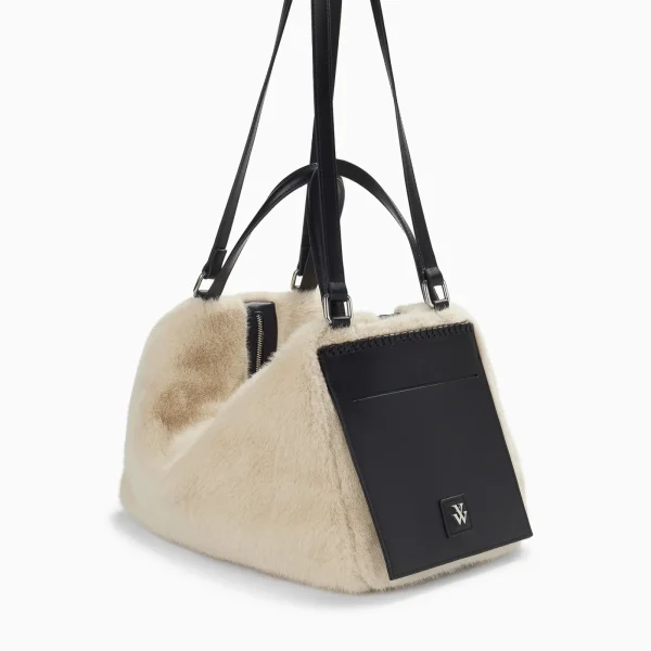 sac_weekend_kenza_beige_e_2-1.webp Vanessa Wu Sac week-end Kenza beige et noir en fausse fourrure< Sacs