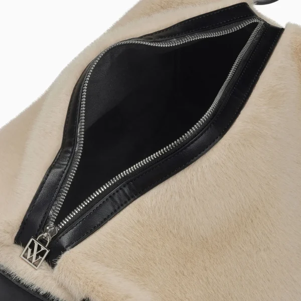 sac_weekend_kenza_beige_e_3-1.webp Vanessa Wu Sac week-end Kenza beige et noir en fausse fourrure< Sacs