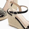 Vanessa Wu Sandales compensées Honorine noires en tissu jacquard< Sandales À Talon, Compensées