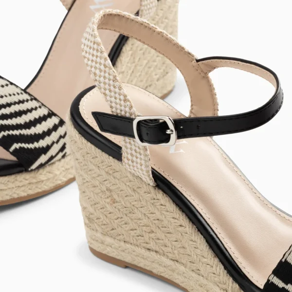 Vanessa Wu Sandales compensées Honorine noires en tissu jacquard< Sandales À Talon, Compensées